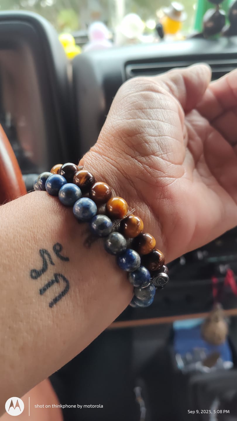 Customer photo review of Tiger Eye Bracelet