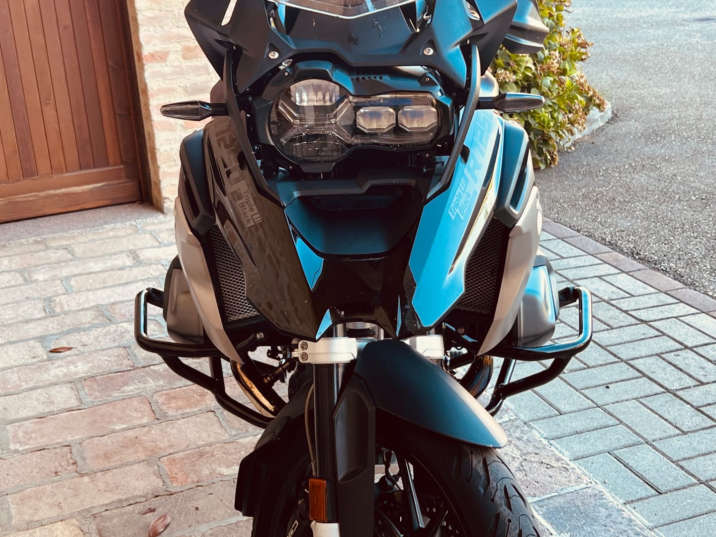Customer photo review of BMW Staffa protezione motore nera