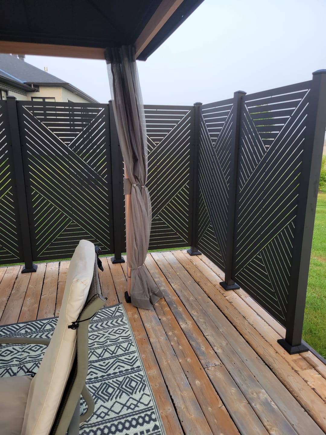 Customer photo review of Privacy Screen (Hexx)