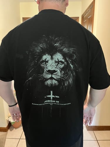 Customer photo review of Joshua 1:9 Lion Oversized T-Shirt