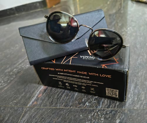 Customer photo review of Captain | Light Yellow Round Polarized Sunglasses - PMG7252