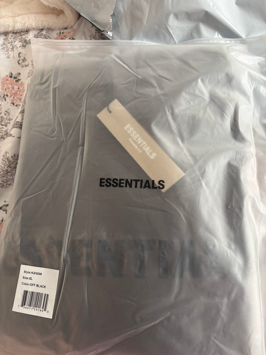Customer photo review of NEW! Stylish 3:3 Essentials Hooded Sweatshirt 3:3 3SS3NTIALS HOODIE (Black)