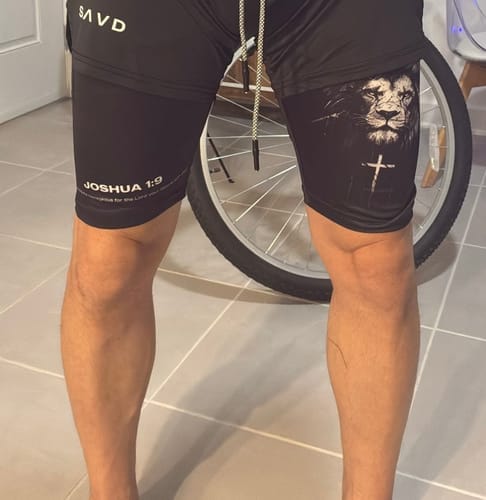 Customer photo review of Joshua 1:9 Lion Oversized T-Shirt