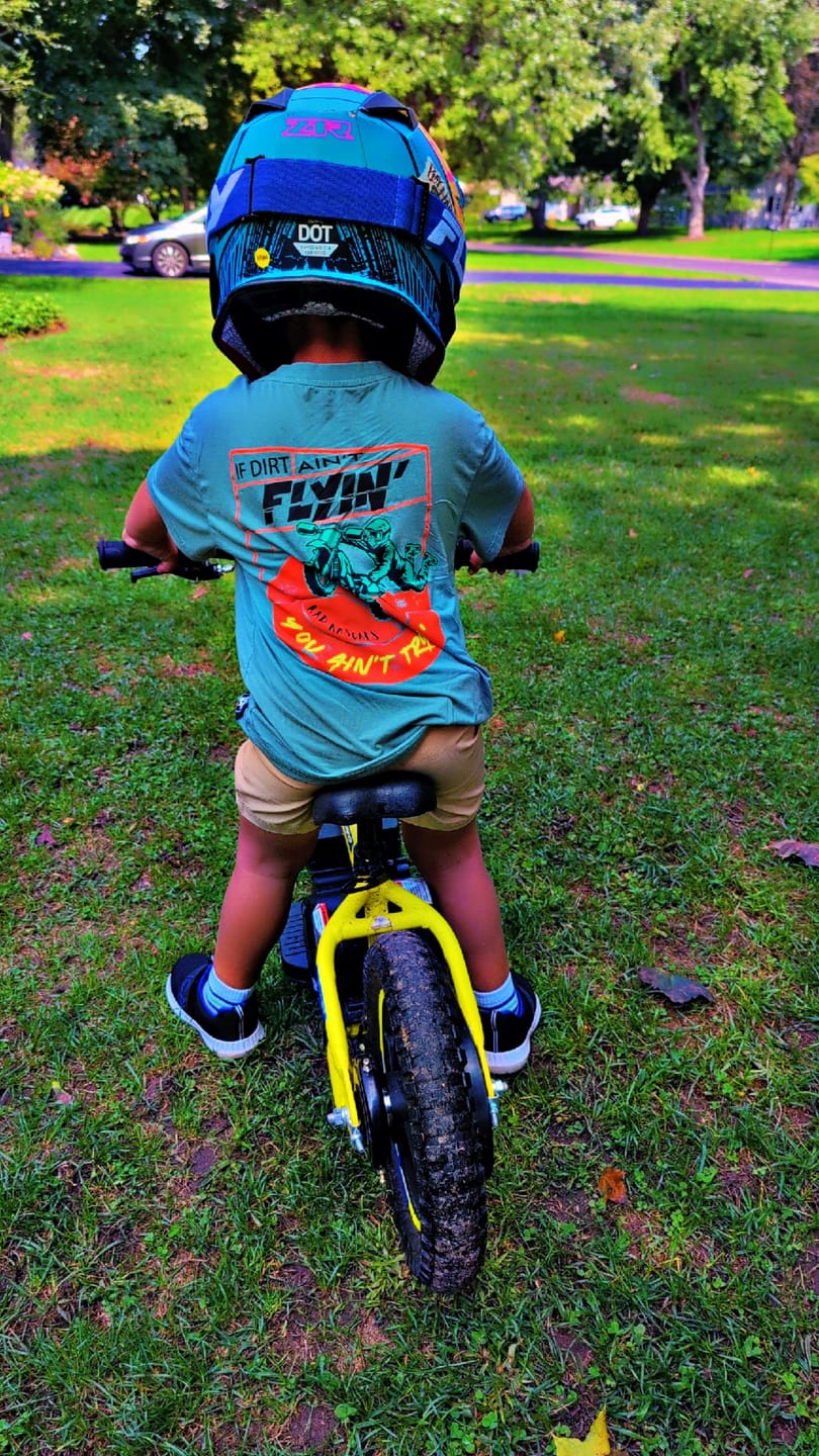 Customer photo review of If Dirt Ain't Flyin' - T-Shirt