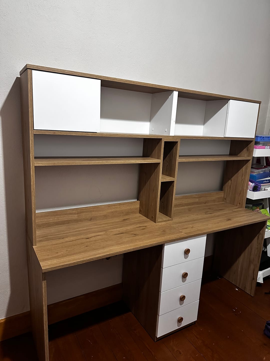 Customer photo review of Rani HA130 İki Kişilik Raflı 2 Kapaklı 4 Çekmeceli Çalışma Ofis Bilgisayar Masası Sepet Ceviz - Beyaz