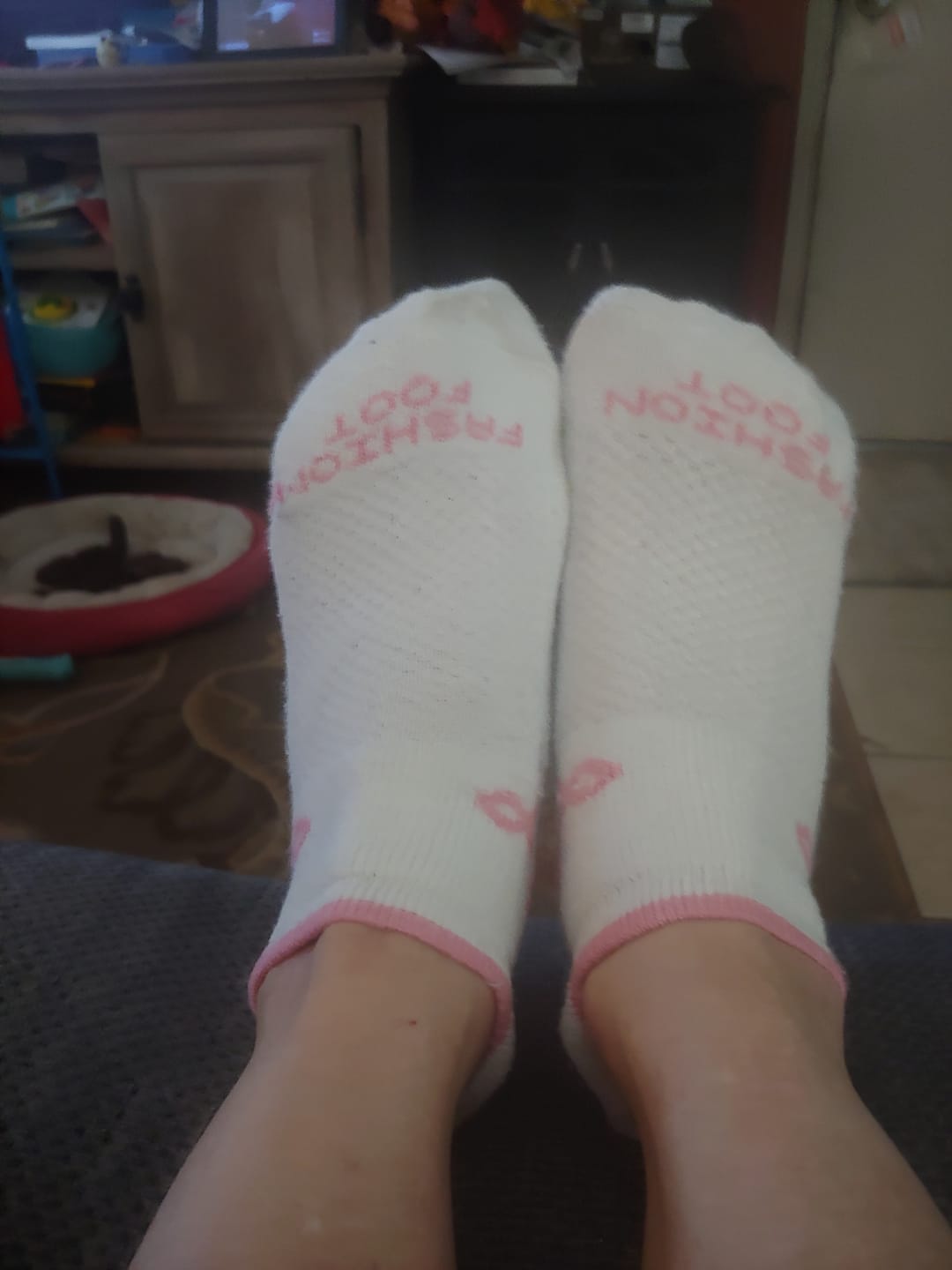 Customer photo review of 2 Pr Women's Low Cut Tab Ankle Socks