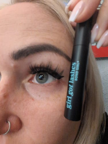 Customer photo review of BOND GIRL+ Wimpernkleber schwarz