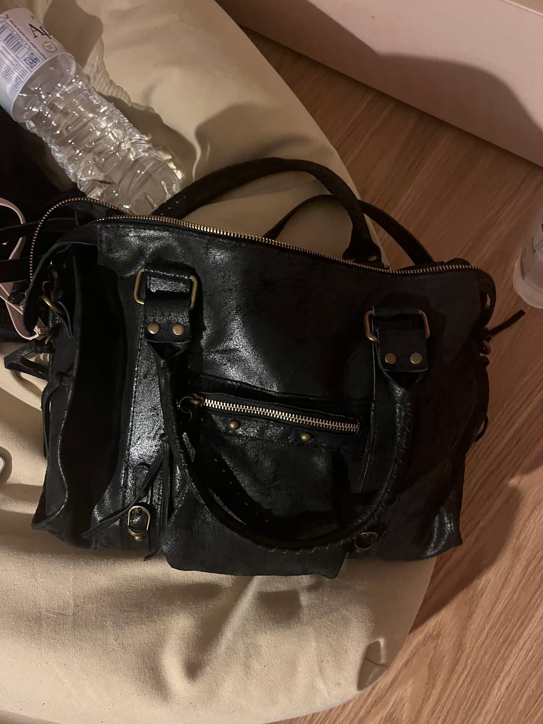 Customer photo review of It girl bag black