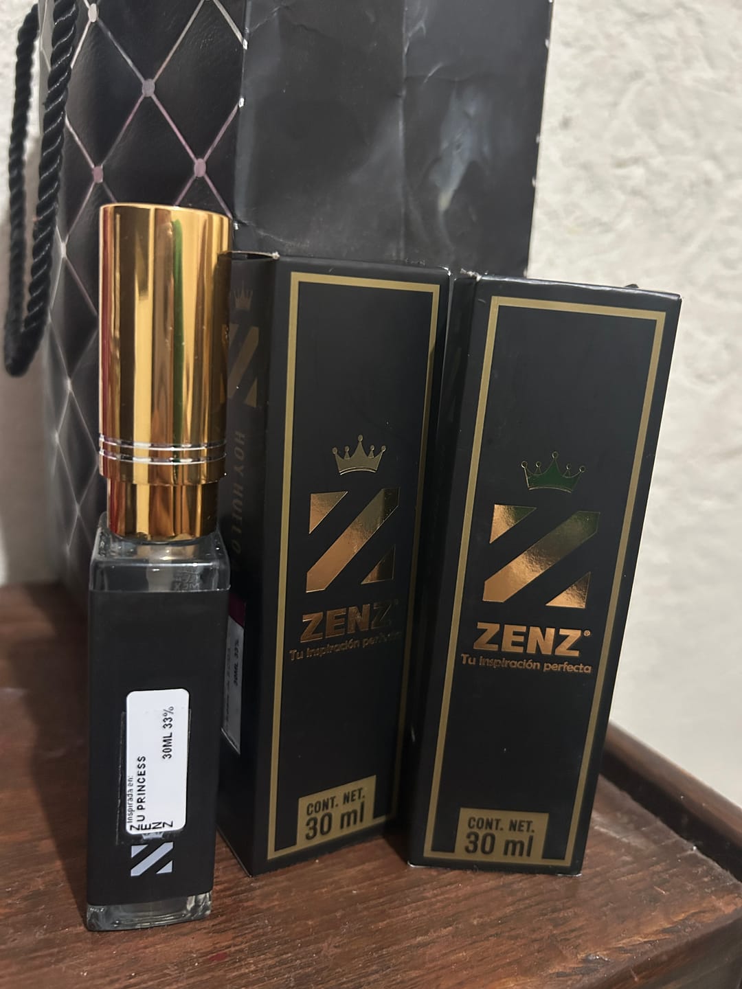 Customer photo review of Perfume Inspirado en U I DONT NEED A PRINCE BY MY SIDE TO BE A PRINCESS KILLIAN NUEVO ABRIL 2024 zenz