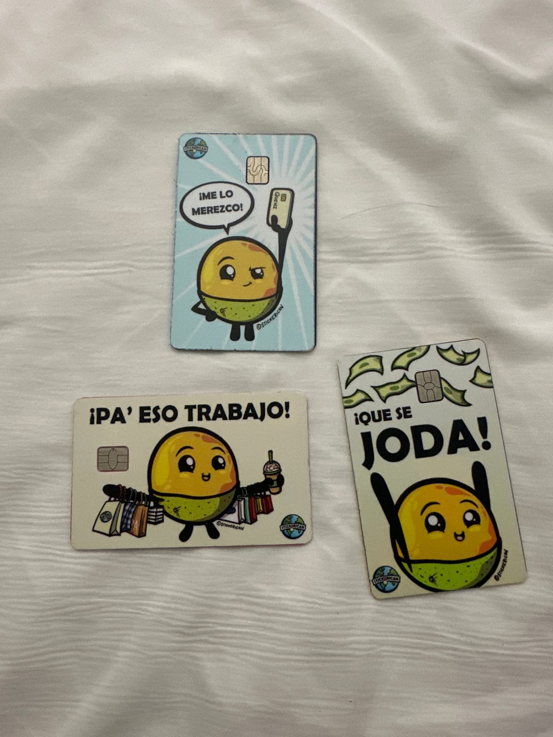 Customer photo review of Me Lo Merezco - Sticker para Tarjeta de Crédito