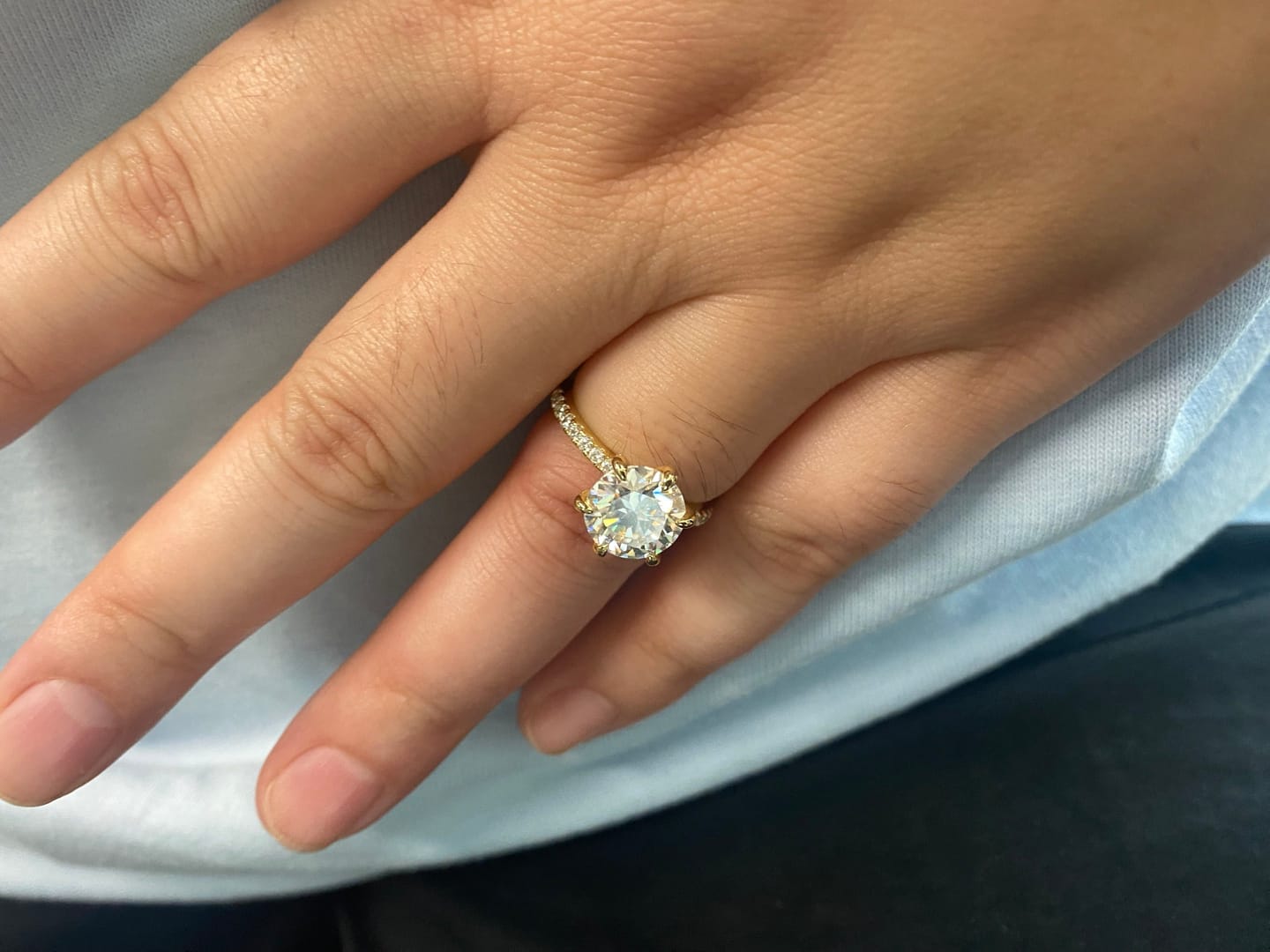 Customer photo review of Rodiffy Moissanite 2.0 Ct ~4.0 Ct Round Cut 6 Prong Yellow Gold Promise Ring