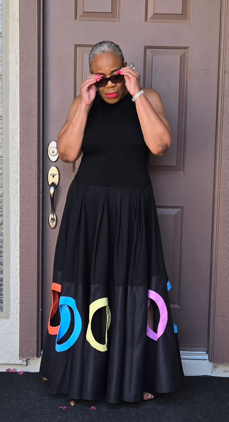 Customer photo review of Sleeveless Hollow Pleated Split-Joint Round-neck Maxi Dresses