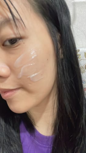 Customer photo review of Stay Fresh Moisturizer Controls Oil and Brightens