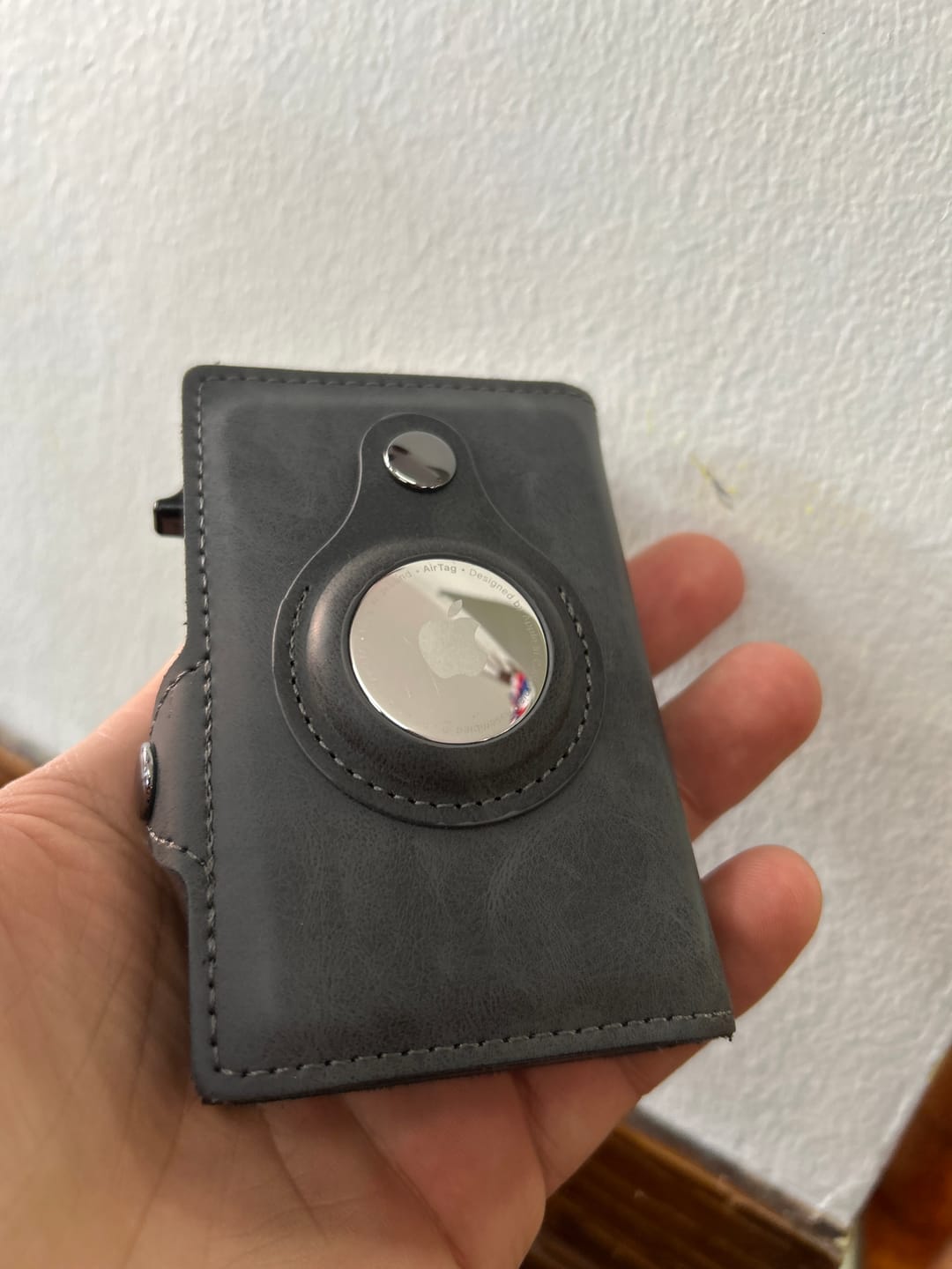 Customer photo review of Billetera Modelo AirTag