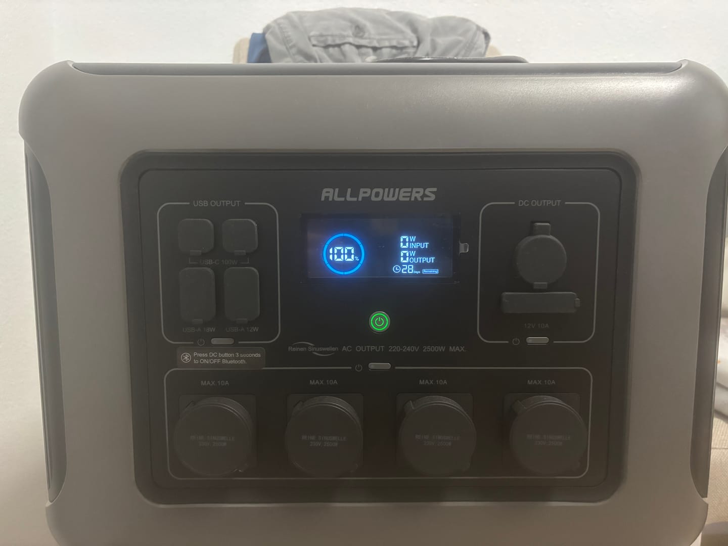 Customer photo review of ALLPOWERS Generador Solar 2500W (R2500 + SP037 Panel Solar 400W)