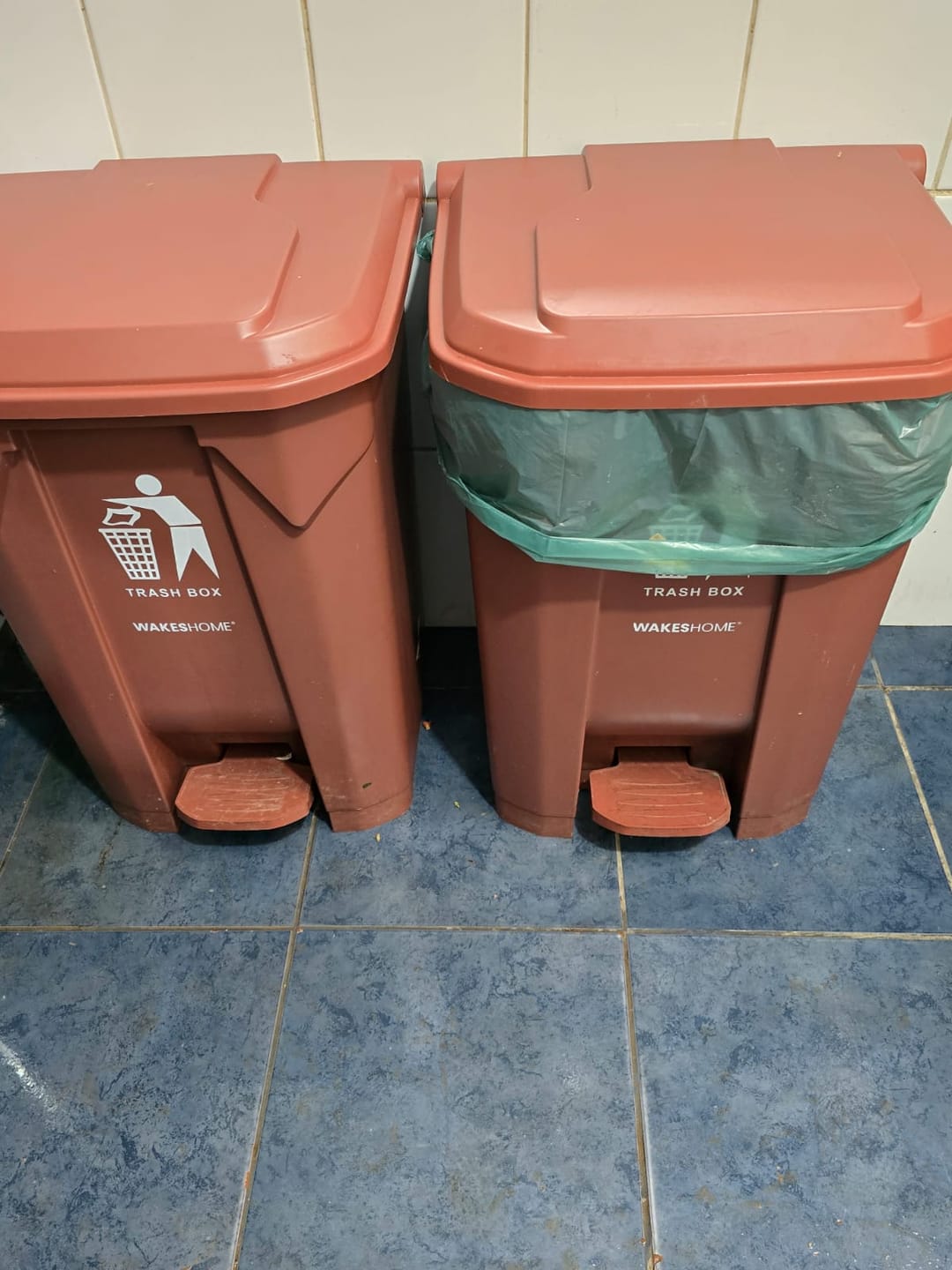Customer photo review of Basurero Contenedor De Basura 30 50 80 Litros Cubo De Basura