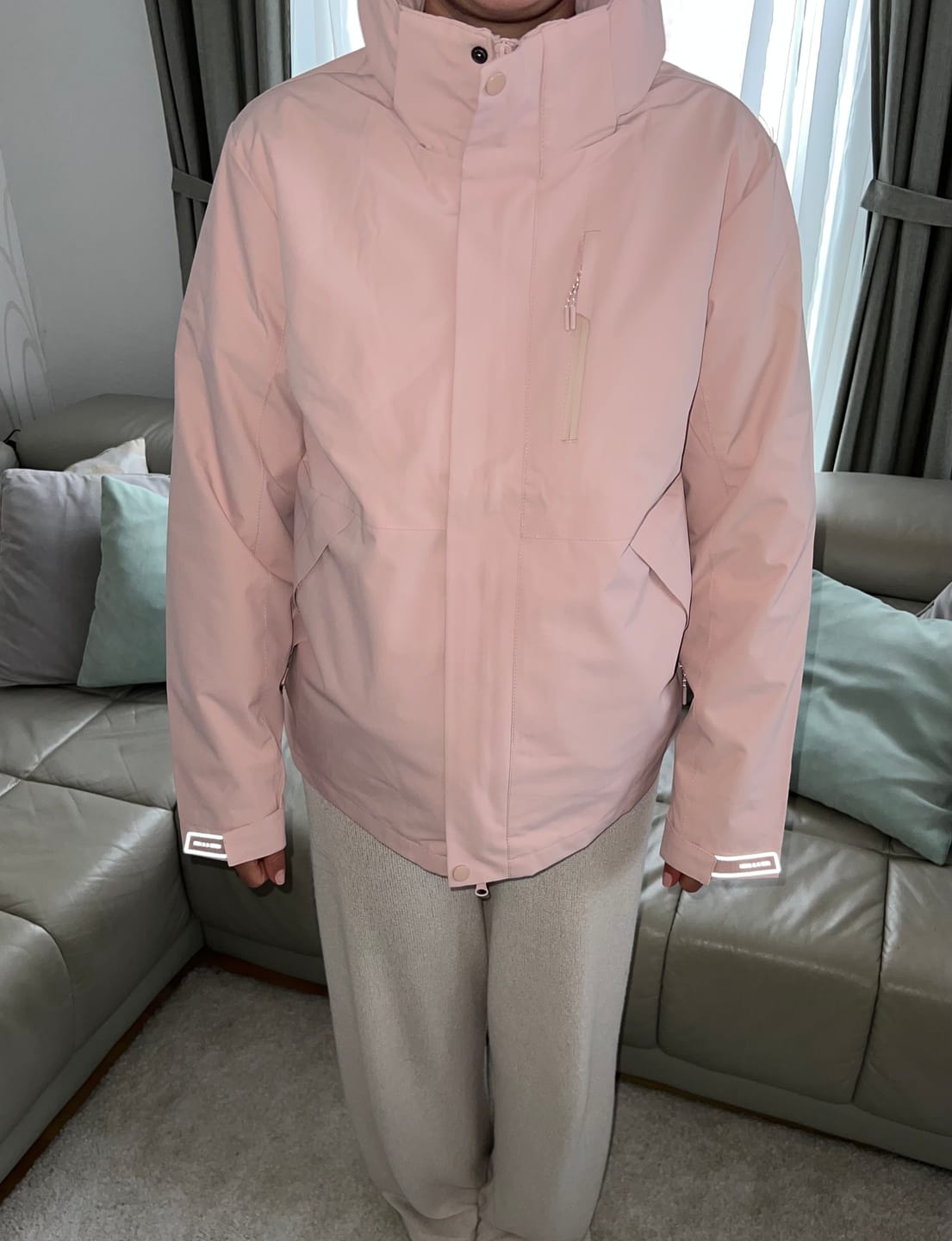 Customer photo review of Ultrleichte Regenjacke für Frauen - Wind & wasserdicht