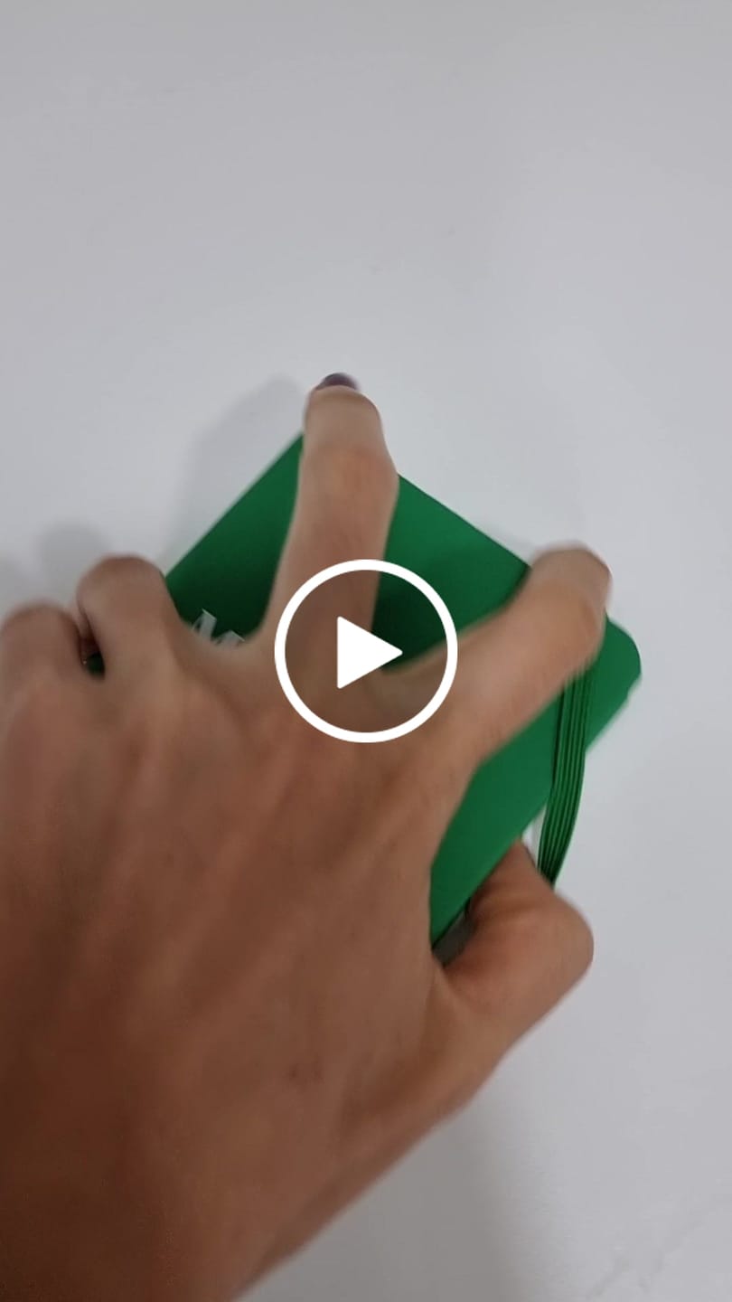 Customer video review of Libreta Oficial Matchaflix