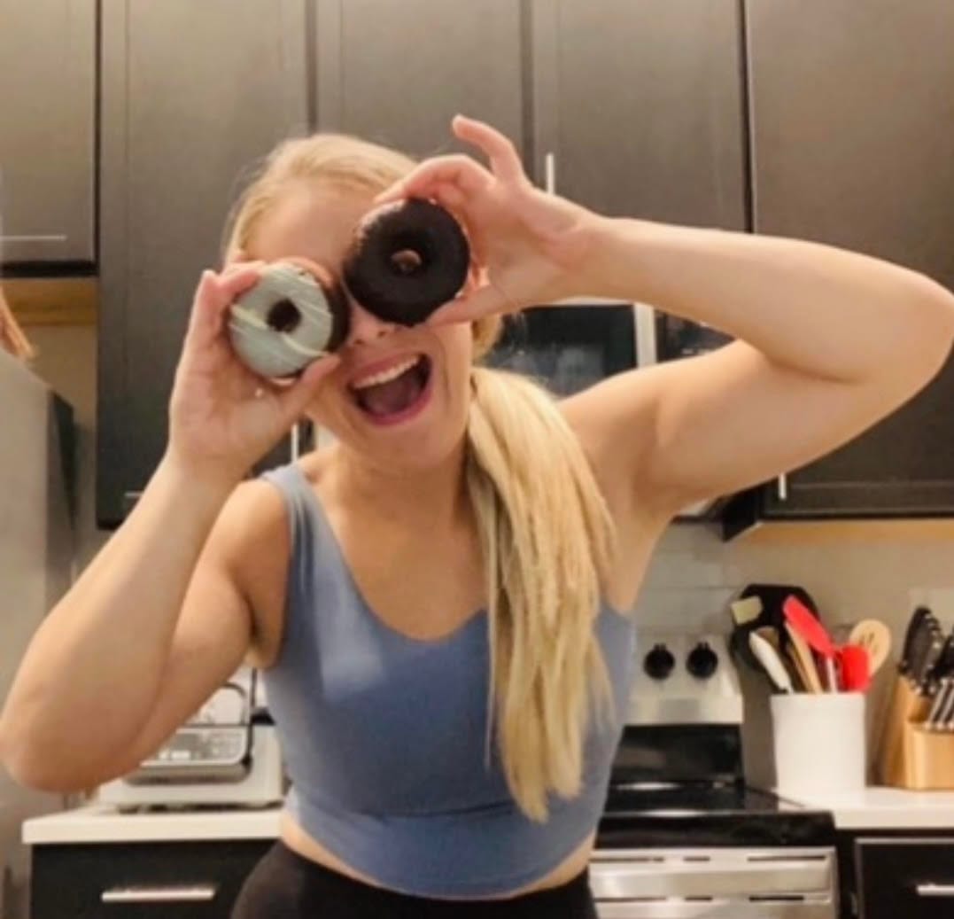 Customer photo review of Mixed Flavor Donut Box (8pack)