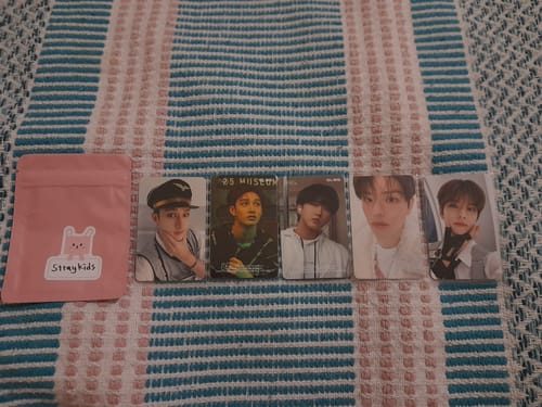 Customer photo review of DK SHOP MYSTERY PHOTOCARD PACKS (BOY GROUP)