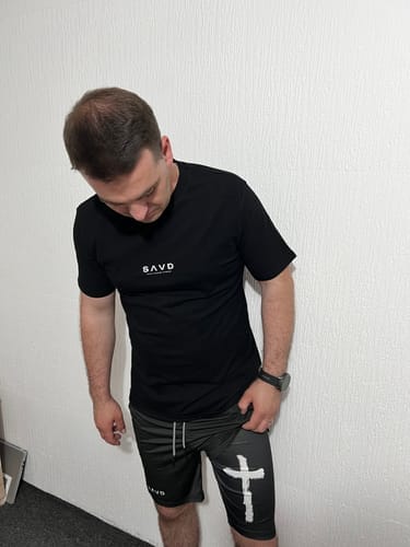Customer photo review of SAVD Performance T-Shirt - Black