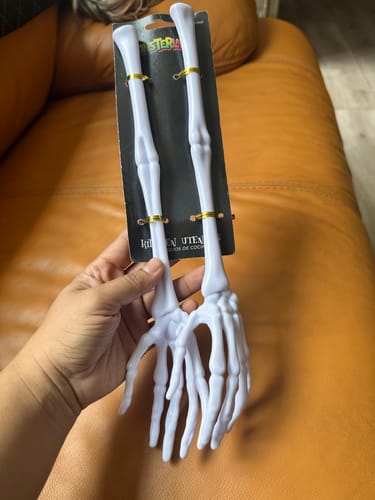 Customer photo review of Pinzas en Forma de Brazos color Blanco para Ensalada