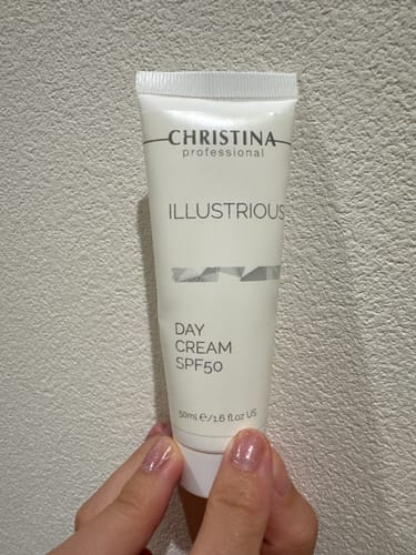 Customer photo review of イラストリアスデイクリームSPF50