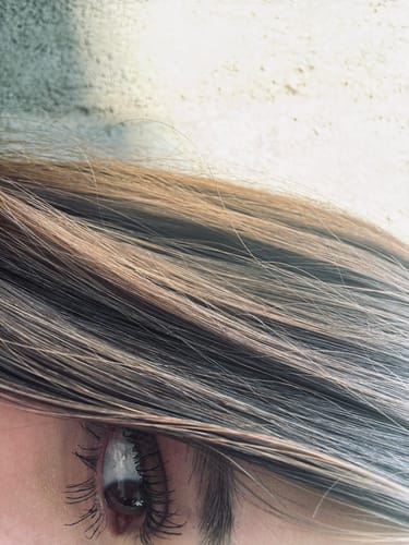 Customer photo review of KosmaLash® | Sérum Crecimiento & Anticaída