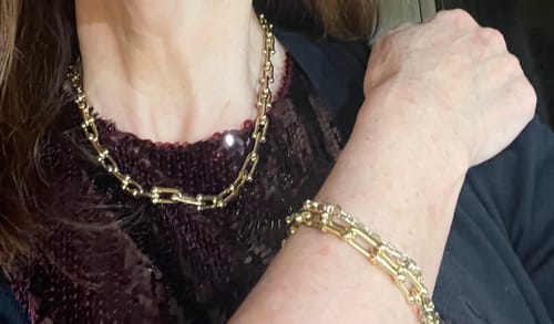 Customer photo review of Chunky U Link Chain Necklace Gold