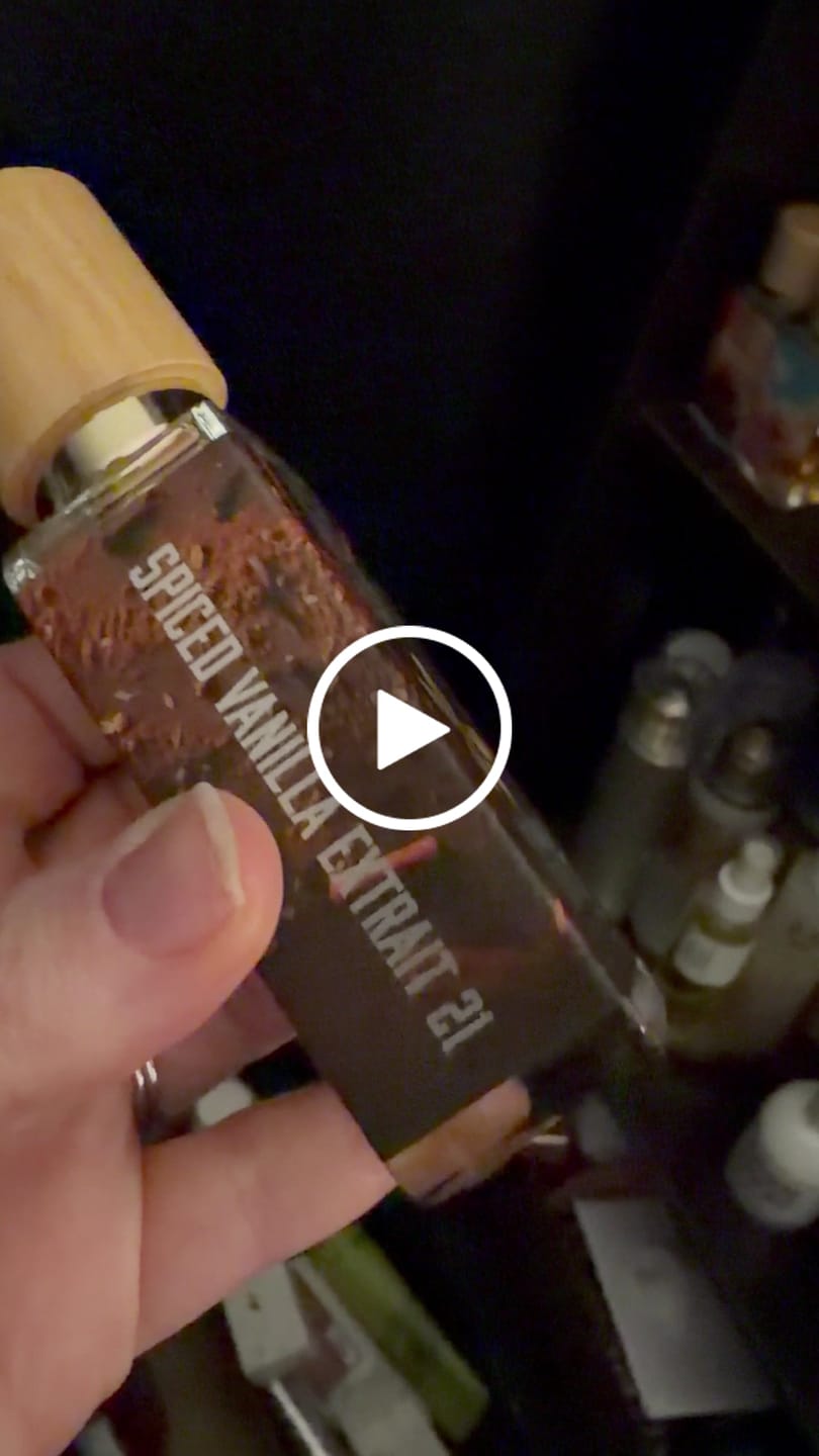 Customer video review of Spiced Vanilla Extrait 21