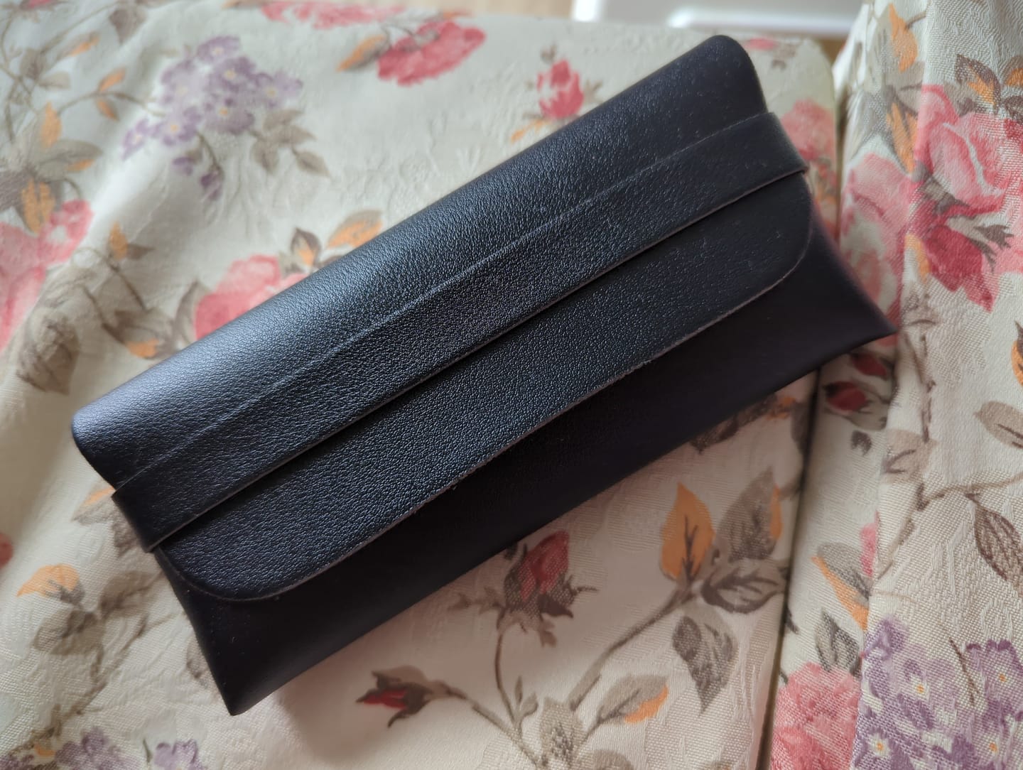 Customer photo review of FREE Sunglasses Leather Pouch + Suede Microfiber Cloth (Worth RM24.90)