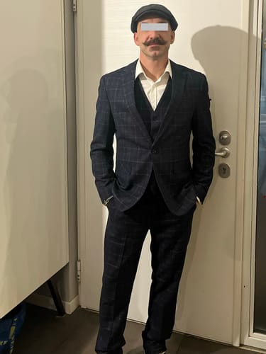 Customer photo review of Three-piece suit Shelby