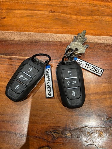 Customer photo review of Kennzeichen Schlüsselanhänger Mini Nummernschild Metall