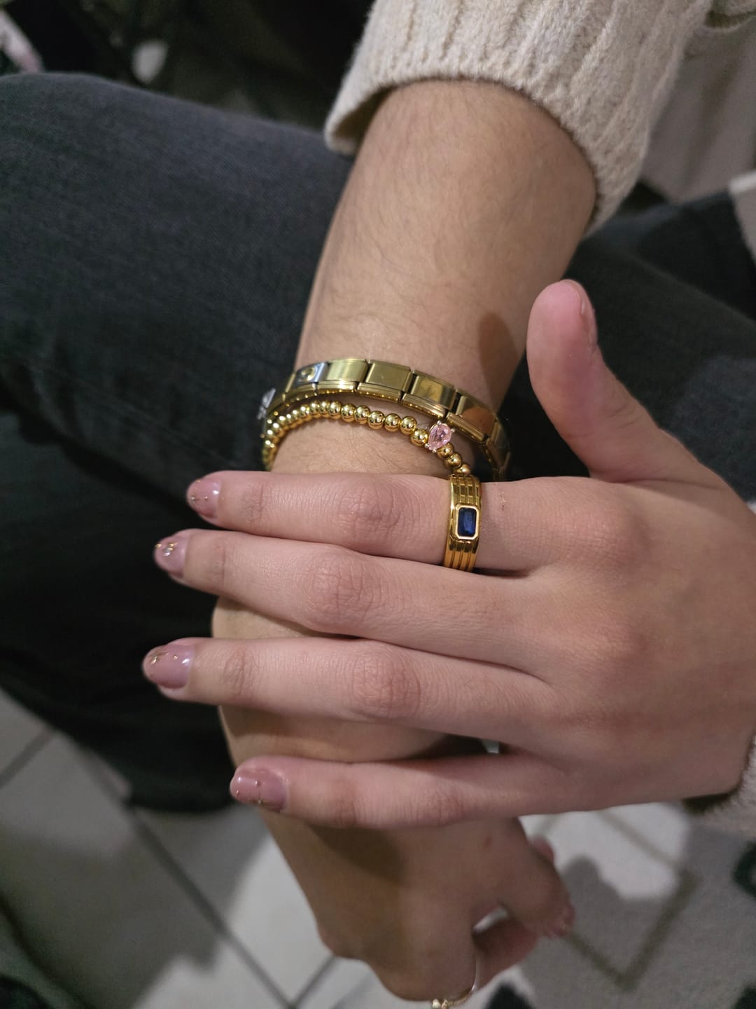 Customer photo review of Pulsera Bolitas Birthstone Gota