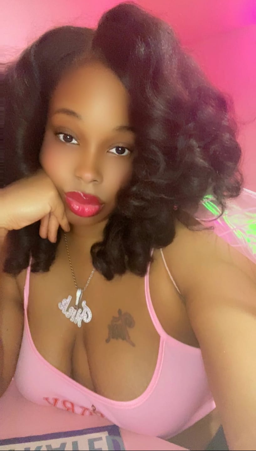 Customer photo review of Sensationnel Curls Kinks Textured Lace Kinky Edges Glueless HD Lace Front Wig - Y-PART KINKY ROLLER SET 16"