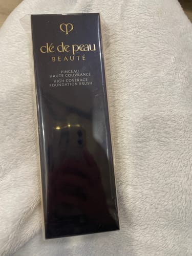 Customer photo review of Clé de Peau Beauté 肌膚之鑰 恆潤絲緞光采粉霜 PO10 自然粉嫩膚色 25ml
