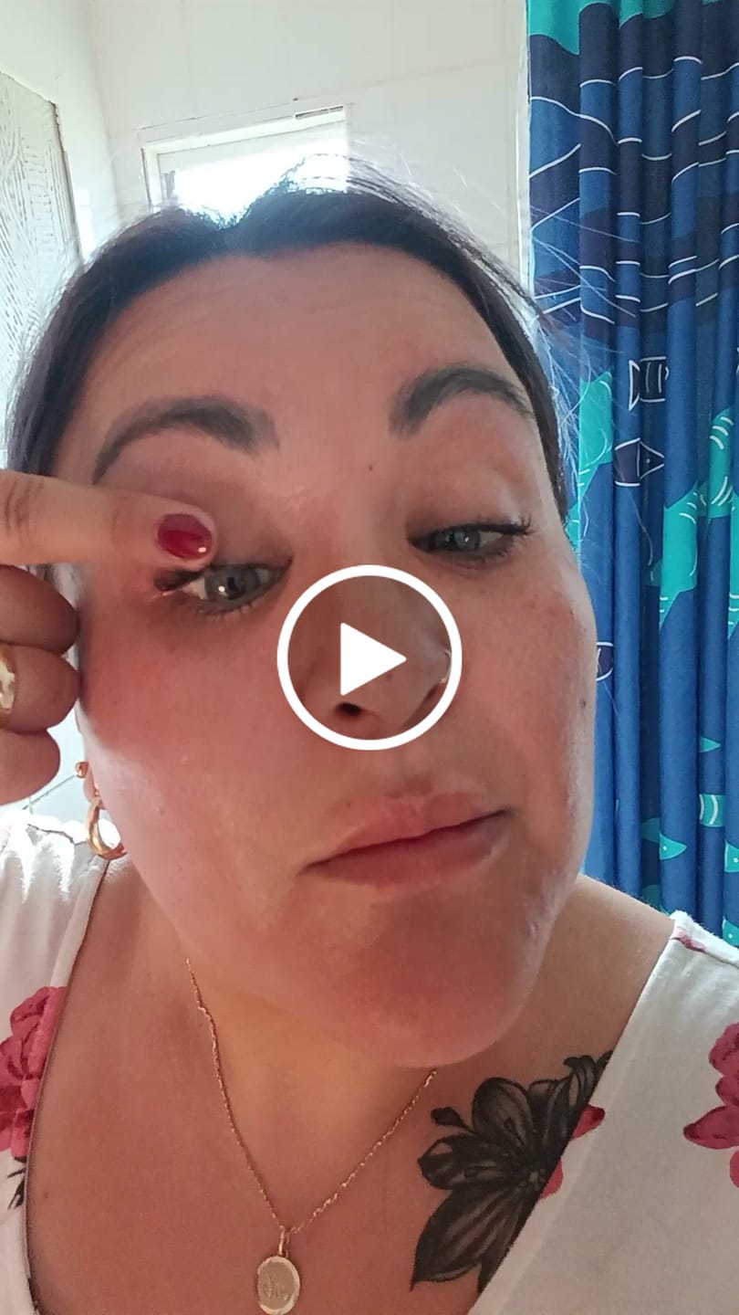 Customer video review of Air Optix Colors Formulados con aumento (miopía o hipermetropía)