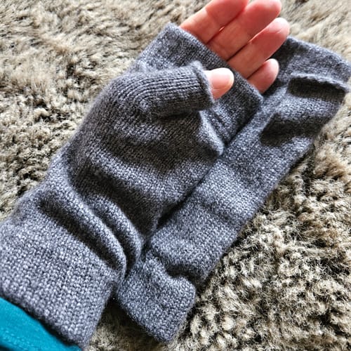 Customer photo review of FREE SCOTTISH CASHMERE GLOVES