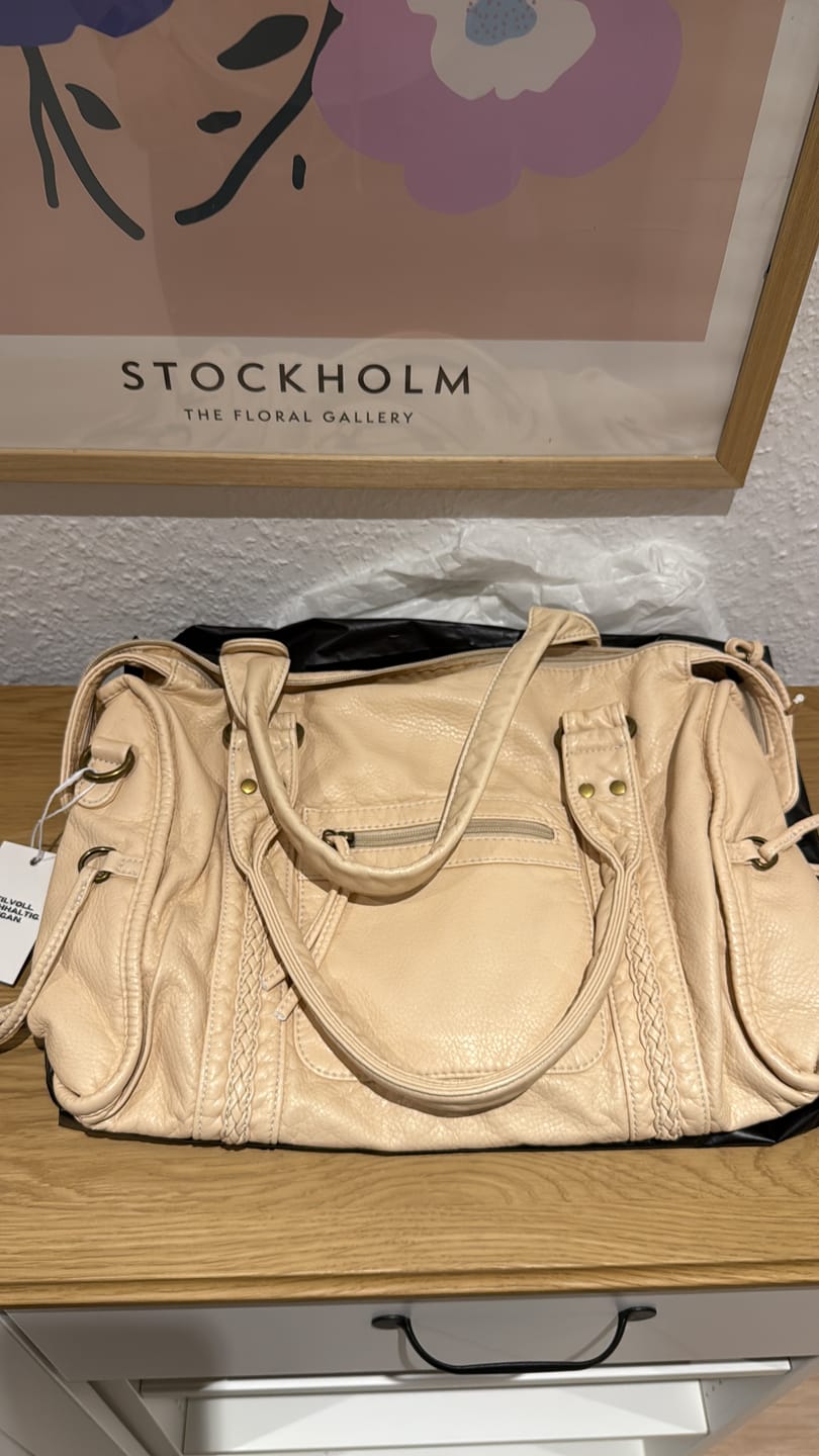 Customer photo review of CLAIRE' CITY BAG