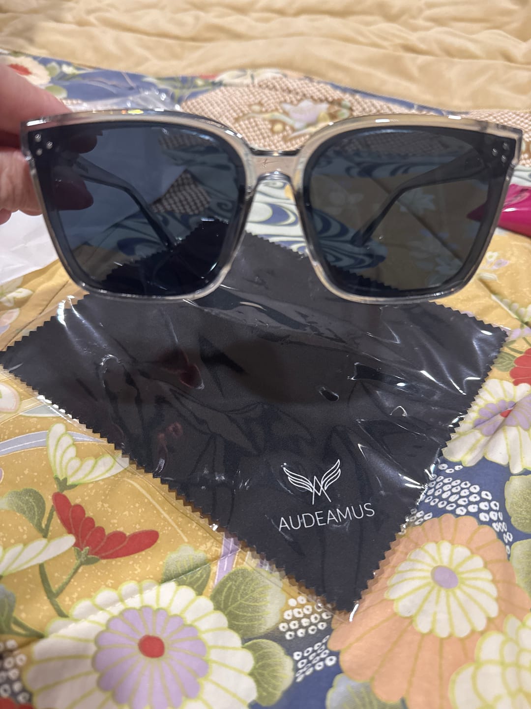 Customer photo review of FREE Sunglasses Leather Pouch + Suede Microfiber Cloth (Worth RM24.90)