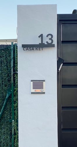 Customer photo review of Numero civico e testo sagomato modello Line 02 Alluminio