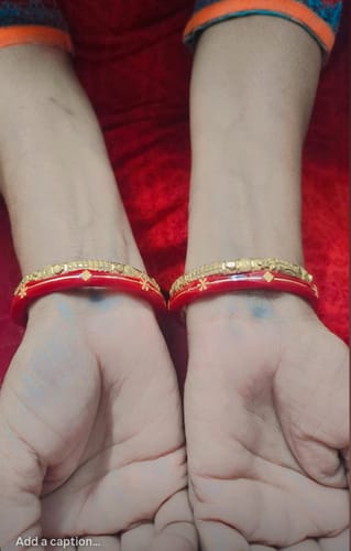 Customer photo review of "Divine Gold Essence - Red Shringar"