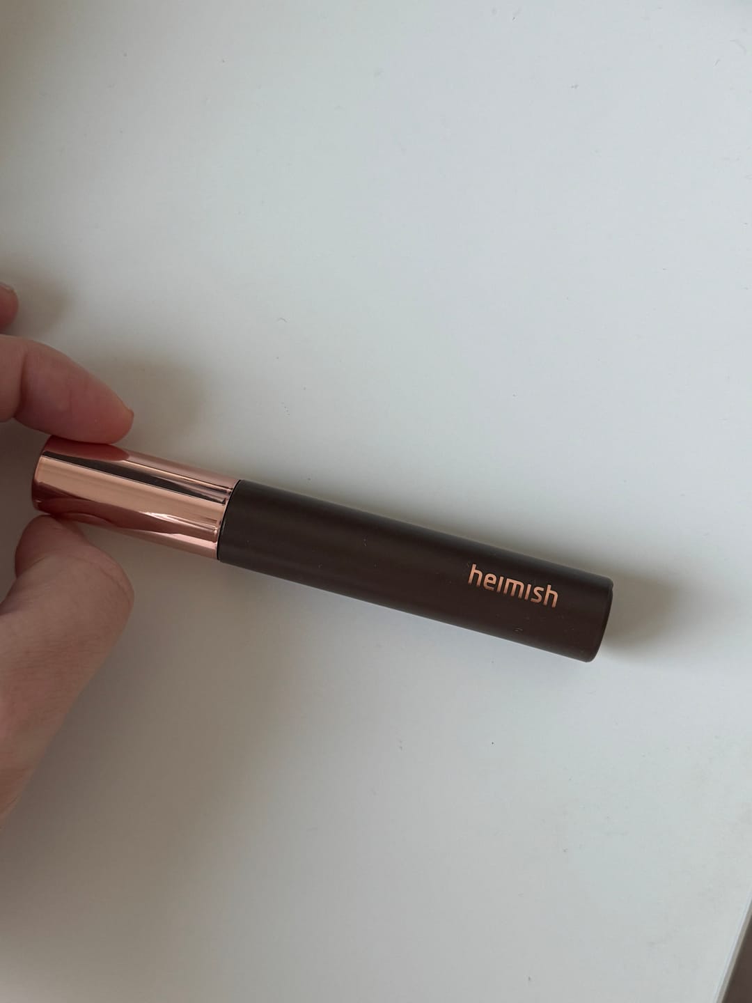 Customer photo review of Pagarinoša brūna skropstu tuša Heimish Dailism Smudge Stop Mascara Brown