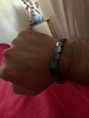 Customer photo review of Pulsera Hora Hematita