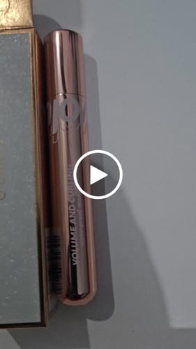 Customer video review of O.TWO.O WATERPROOF VOLUME CURLING MASCARA
