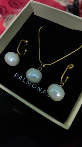 Customer photo review of Classic Pearl Pendant and Earrings Set