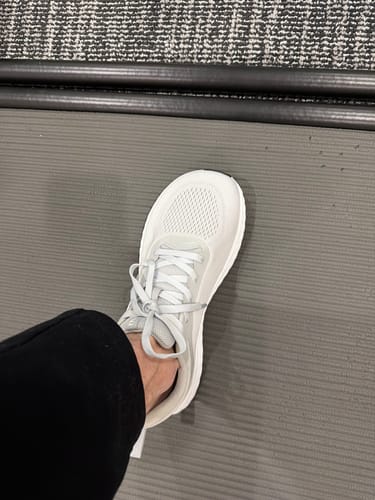 Customer photo review of MUUV Flow - Wide Toe Box & Zero Drop Shoes (BFCM)