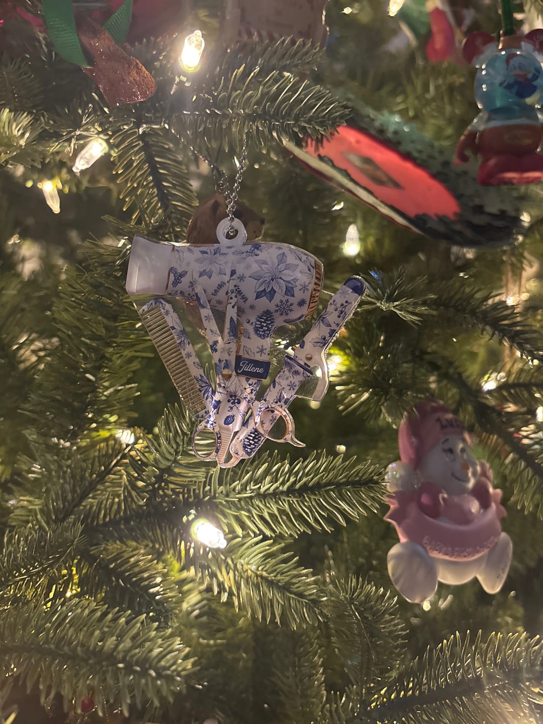 Customer photo review of Hairstylist Toile de Jouy Ornament, Personalized Christmas Acrylic Ornament, Gift For Hairdresser, Stylist or Salon Owner