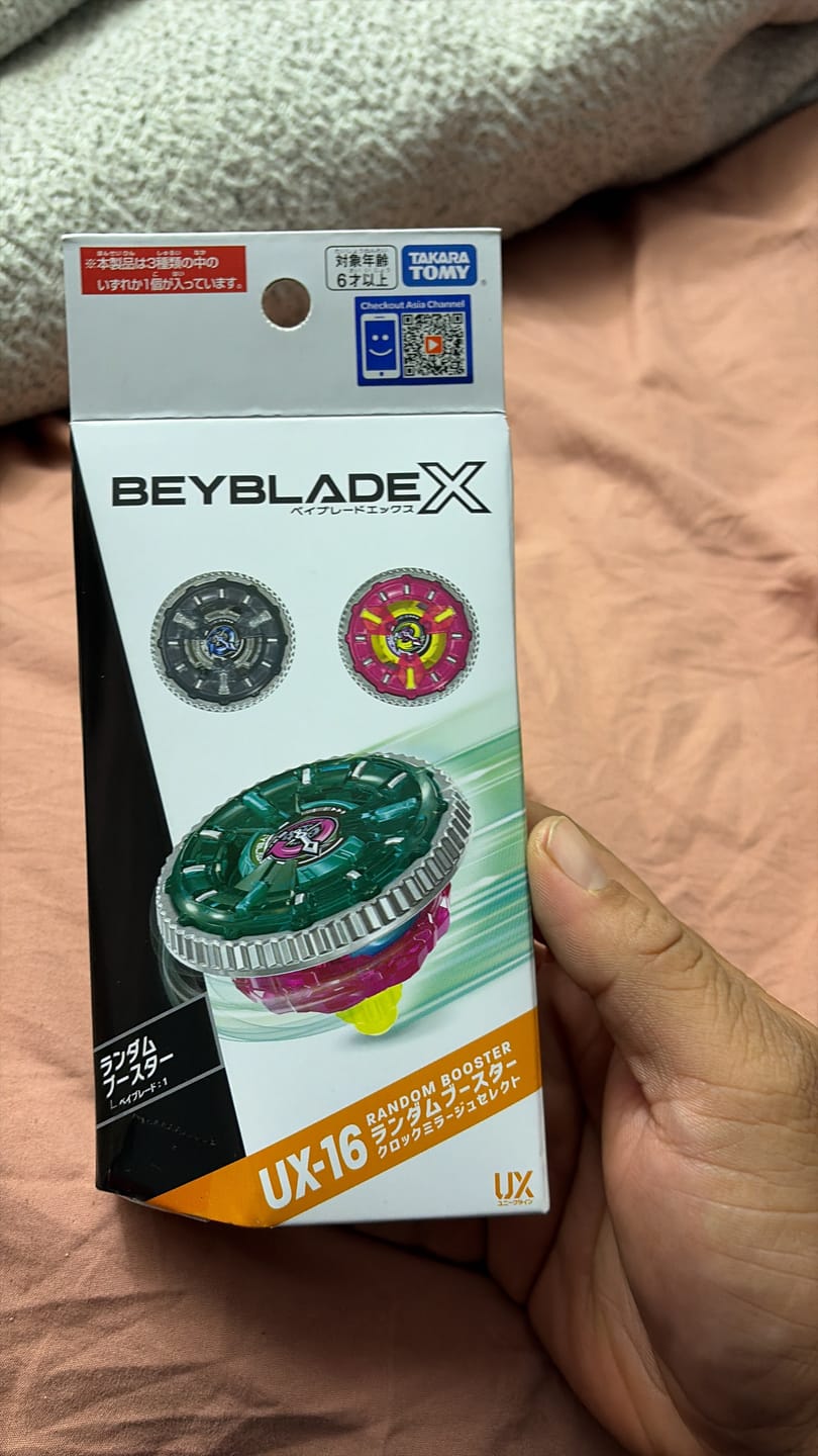 Customer photo review of Full Set Takara Tomy Beyblade X UX-16 ClockMirage