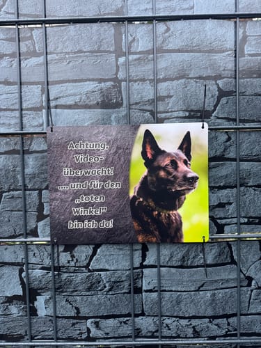 Customer photo review of Hunde-Türschild personalisiert mit Foto & Text (UV- und wetterfest)